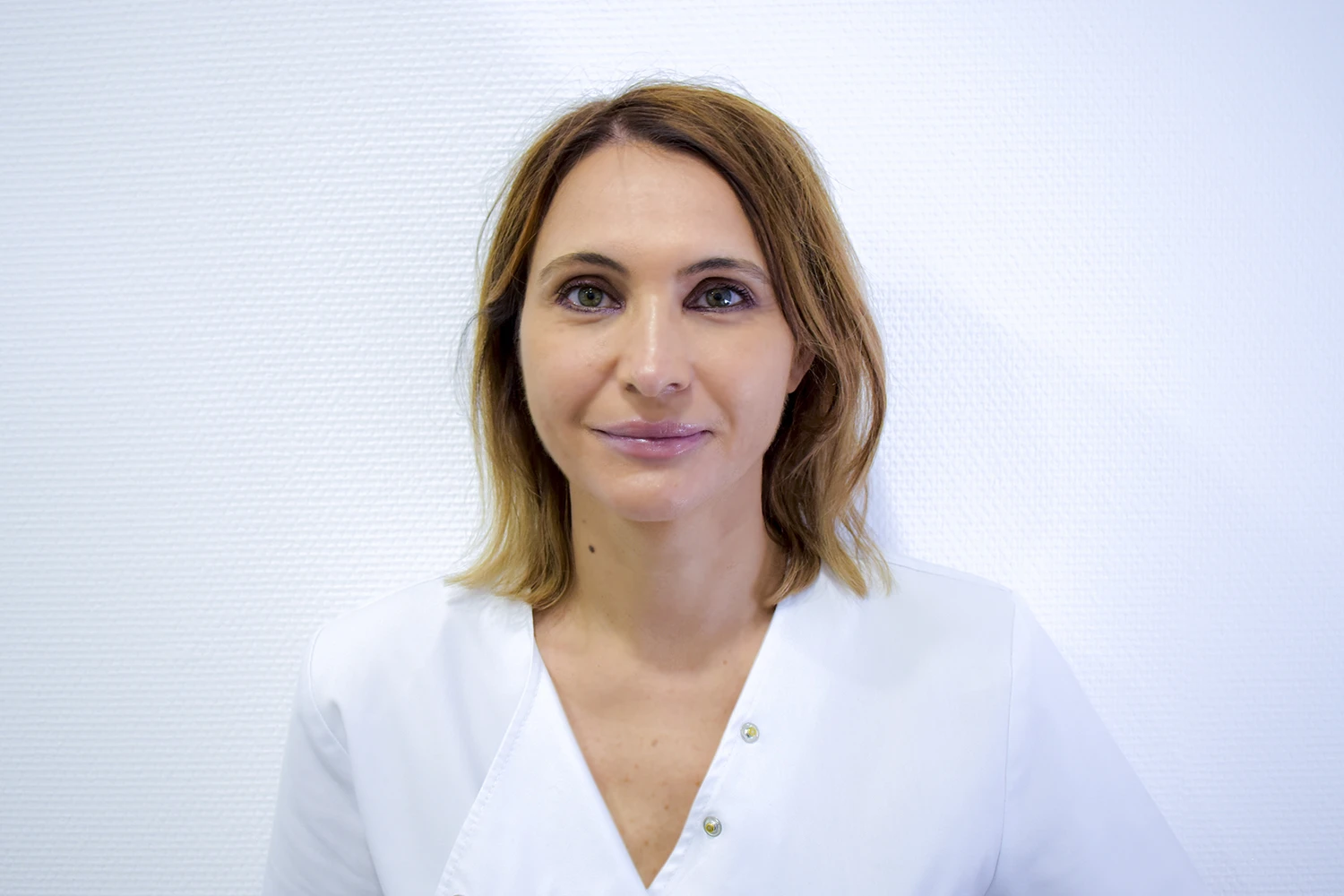 Dr. Alina Popescu